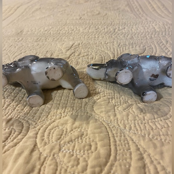 Vintage Black Grey Porcelain ELEPHANT Figurines Set of 2 JAPAN 4 1/2" x4” - Picture 4 of 7